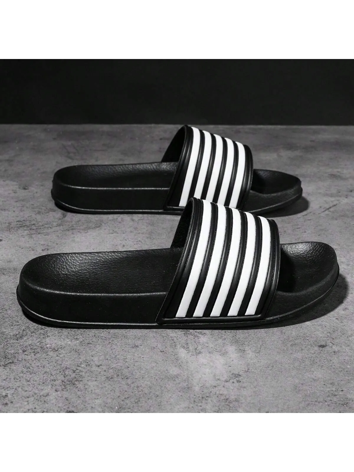 Men's Plus Size Black And White Striped Slippers For Summer, Fashionable Waterproof And Odor-Resistant House Slippers For Indoor And Outdoor Use, Beach Slides