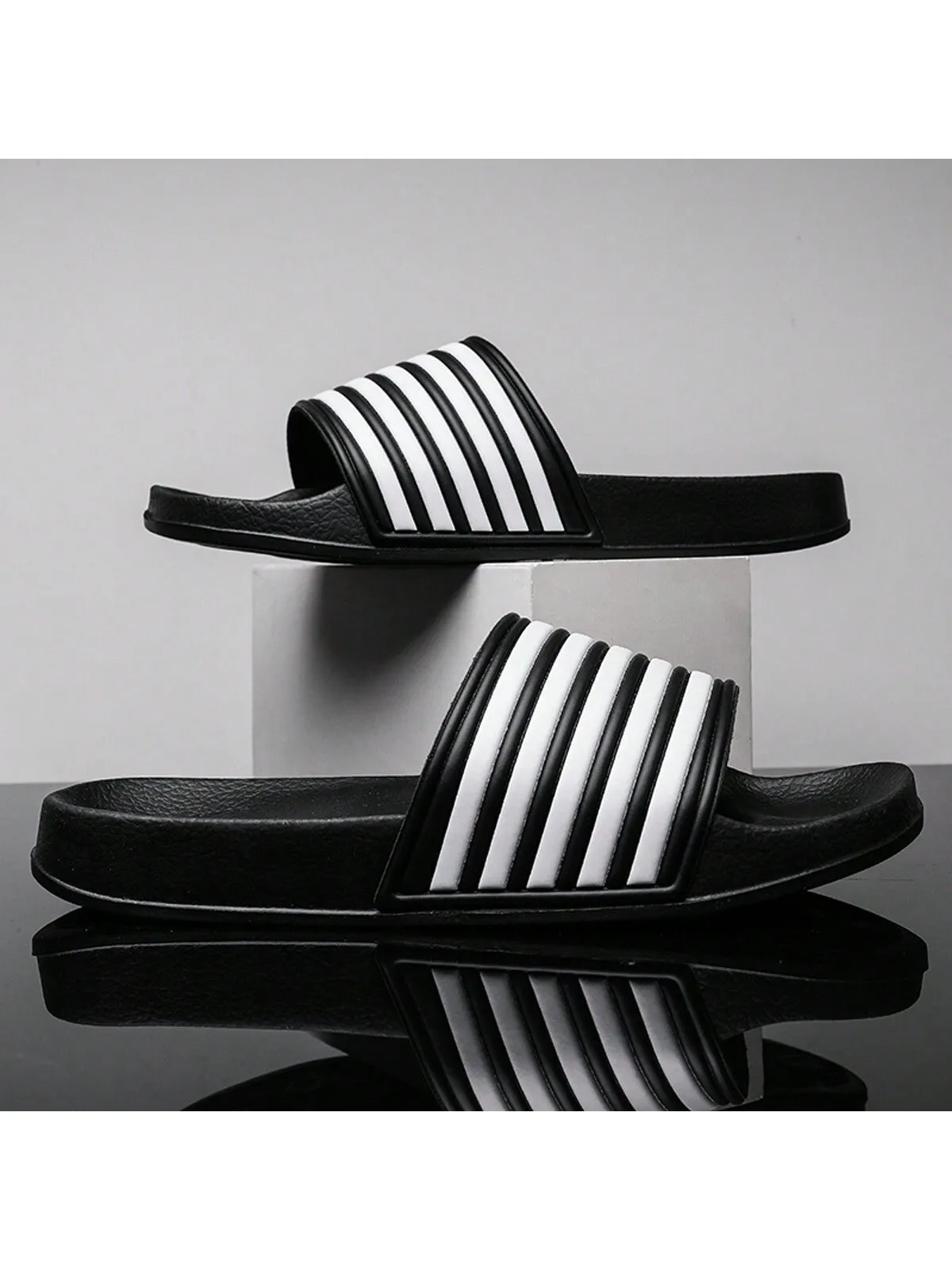 Men's Plus Size Black And White Striped Slippers For Summer, Fashionable Waterproof And Odor-Resistant House Slippers For Indoor And Outdoor Use, Beach Slides