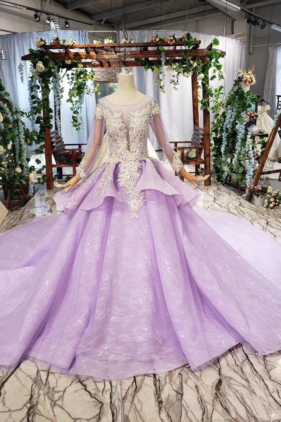 Stunning Long Sleeve Ball Gown Appliques Beading Lilac Quinceanera Dress UQ2031