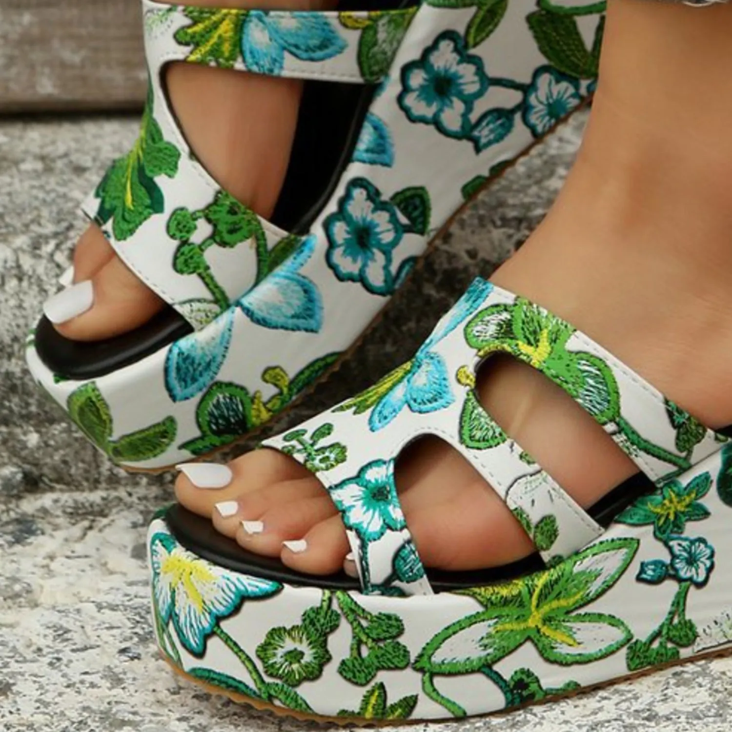 TEEK - Cutout Floral Peep Toe Sandals