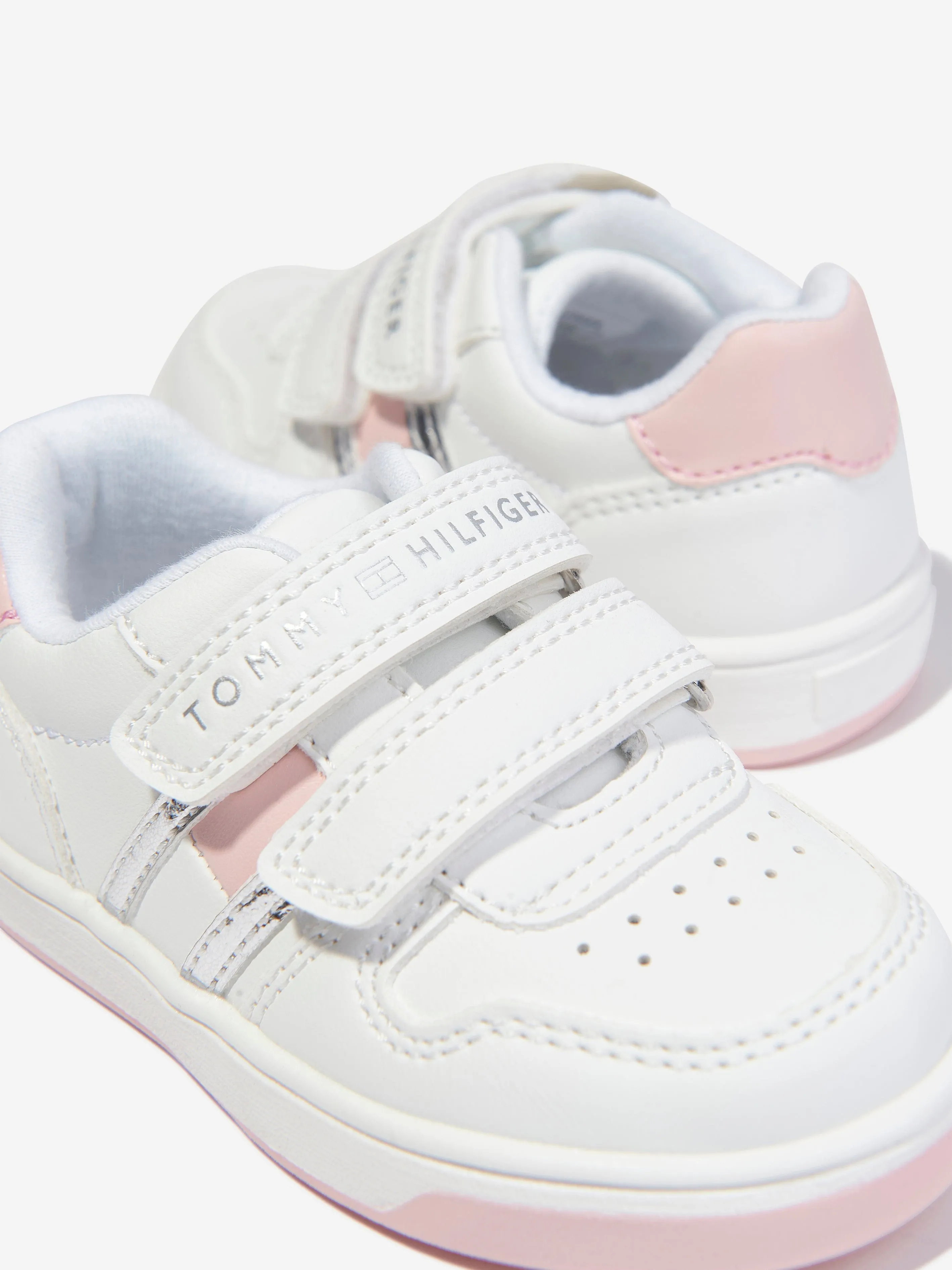 Tommy Hilfiger Girls Flag Low Cut Velcro Trainers in White