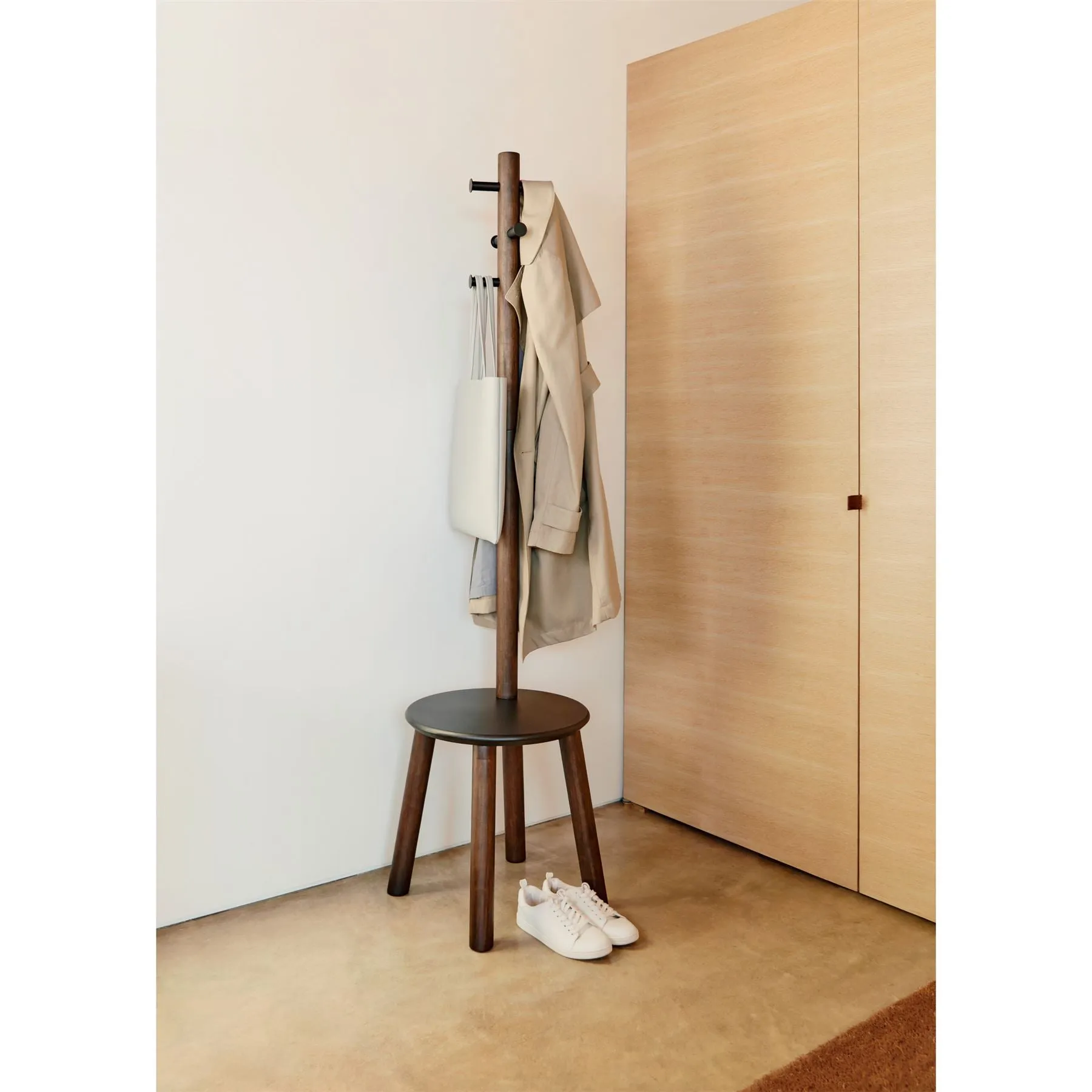 Umbra Pillar Combined Stool and Coatrack